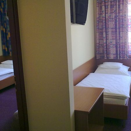 Hotel Thelena Tolna 외부 사진