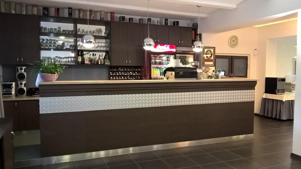 Hotel Thelena Tolna 외부 사진
