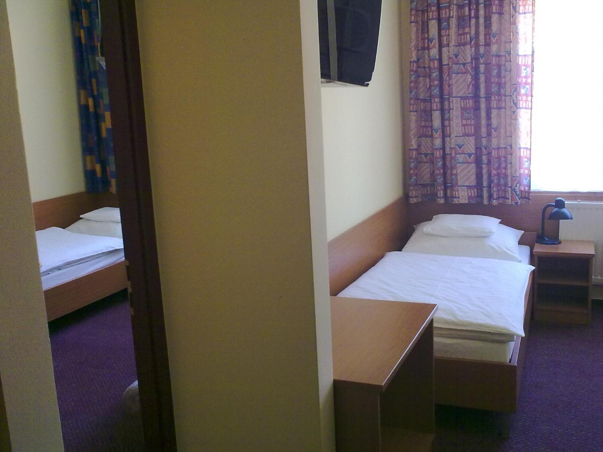Hotel Thelena Tolna 외부 사진