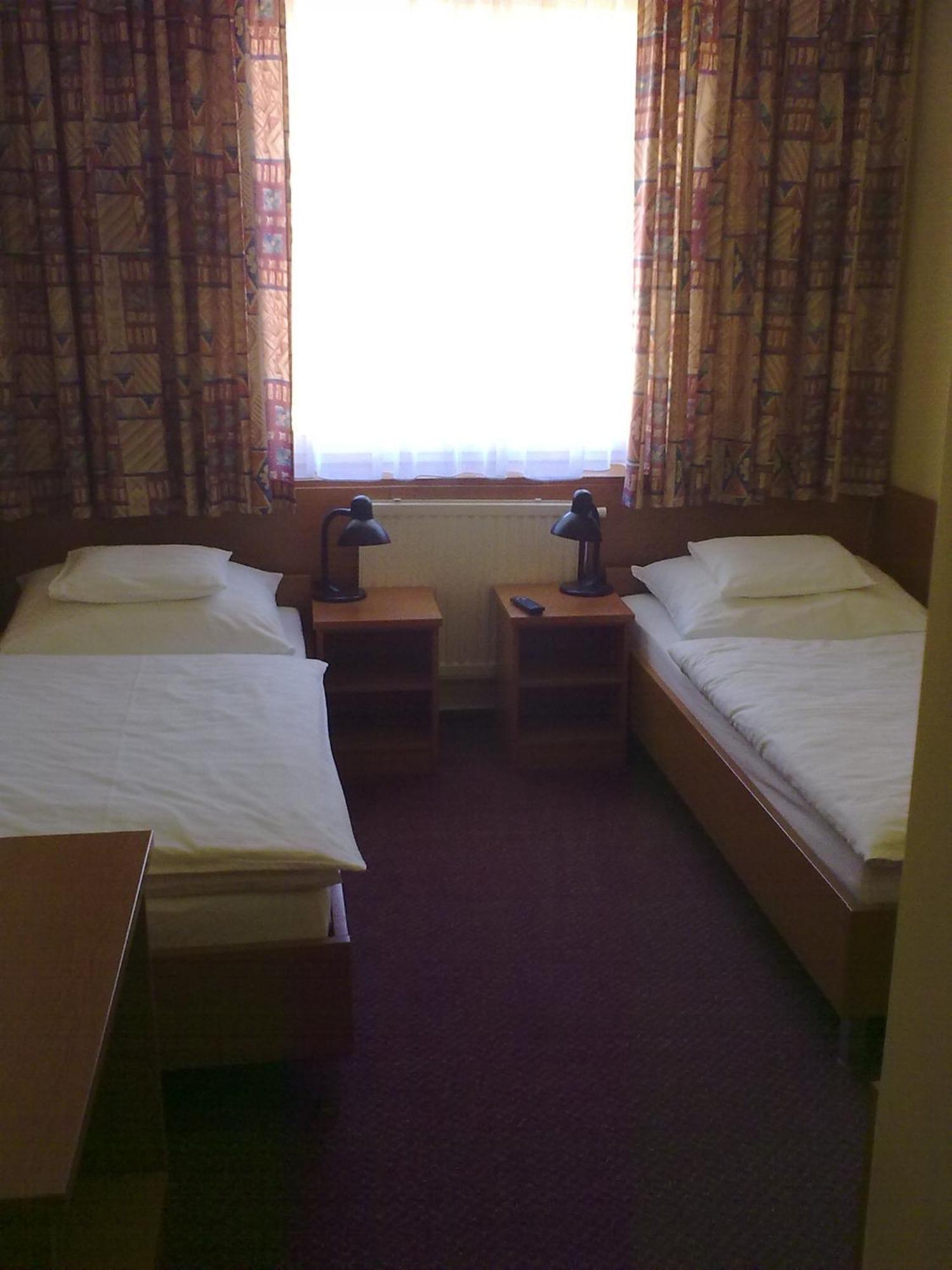 Hotel Thelena Tolna 외부 사진